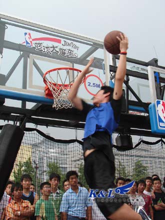 不仅是